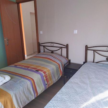 Eirini House Apartamento Leonídion Exterior foto